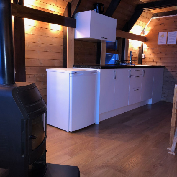 Medium cabin